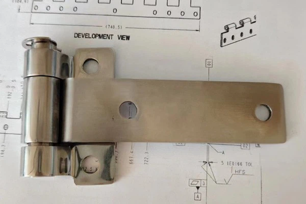 Durable T-shaped Hinges